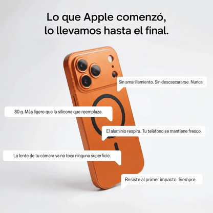 Forro metálico para iPhone con protección para la cámara