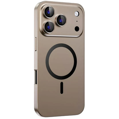 Forro metálico para iPhone con protección para la cámara