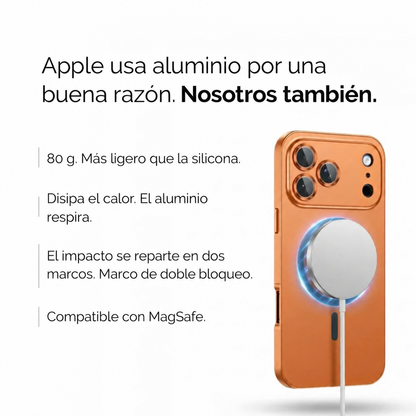 Forro metálico para iPhone con protección para la cámara